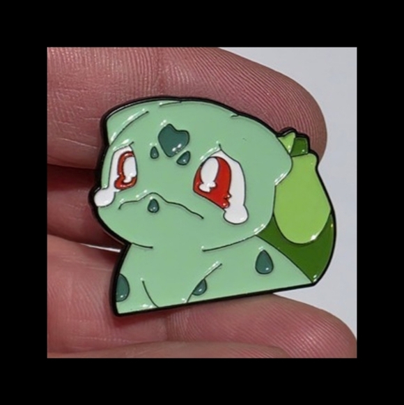 Green and Red Cartoon Character Enamel Pin Pokemon Bulbasaur Anime - Picture 2 of 2